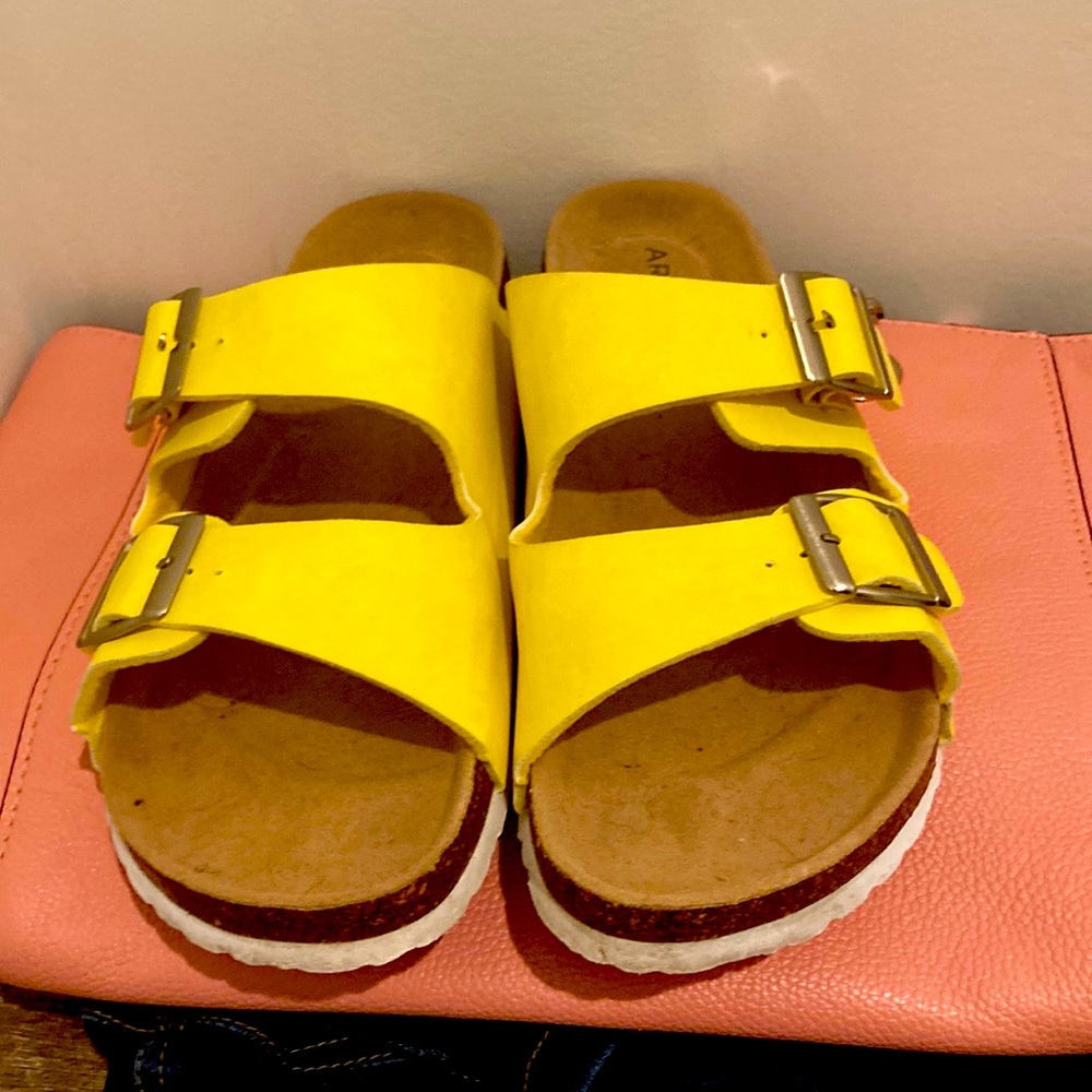 Arizona Jean Co Sandals